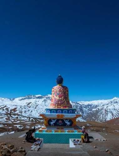 How Travel Influencers Turn Adventures into Insta-Gold