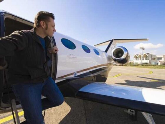 Jet-Set Ready: Essential Travel Tips for Flying Stress-Free!